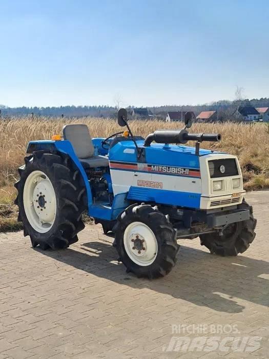 Mitsubishi MT3201 小型拖拉机