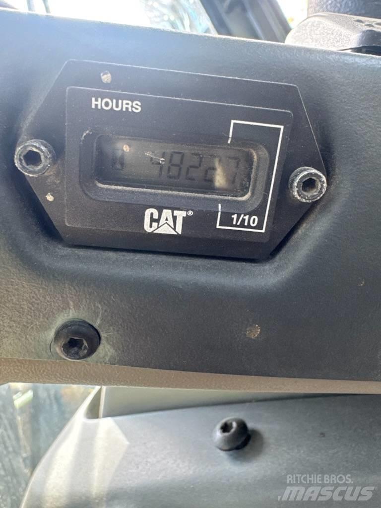 CAT 906 轮式装载机