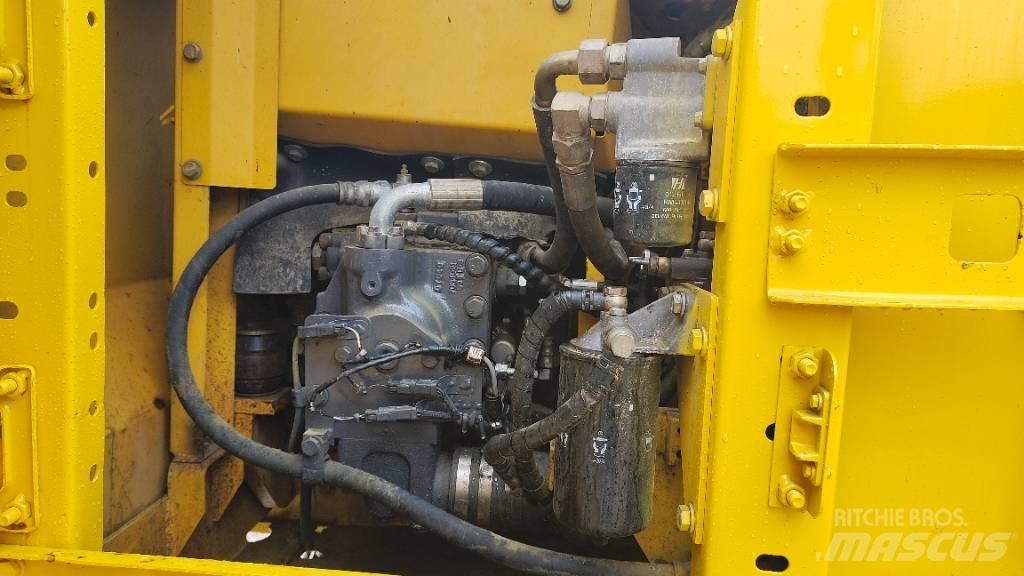 Komatsu PC130-7 履带挖掘机