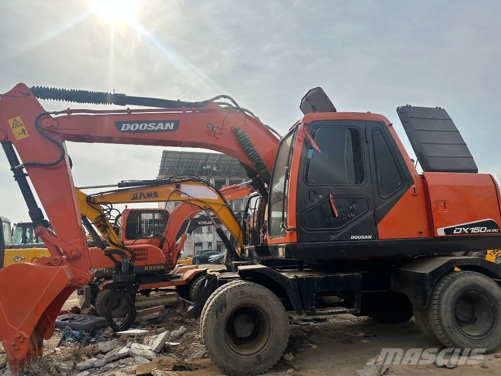 Doosan 150 W-7 轮式挖掘机