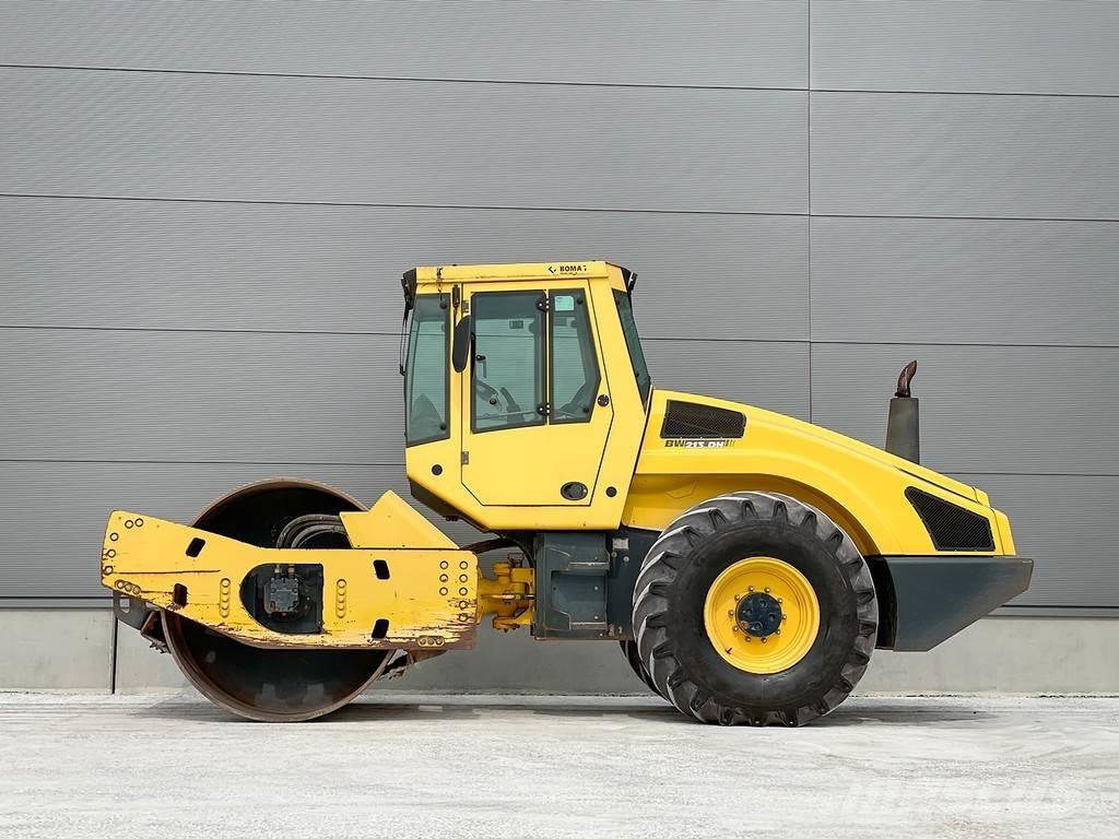 Bomag BW 213 DH-4 单轮压路机