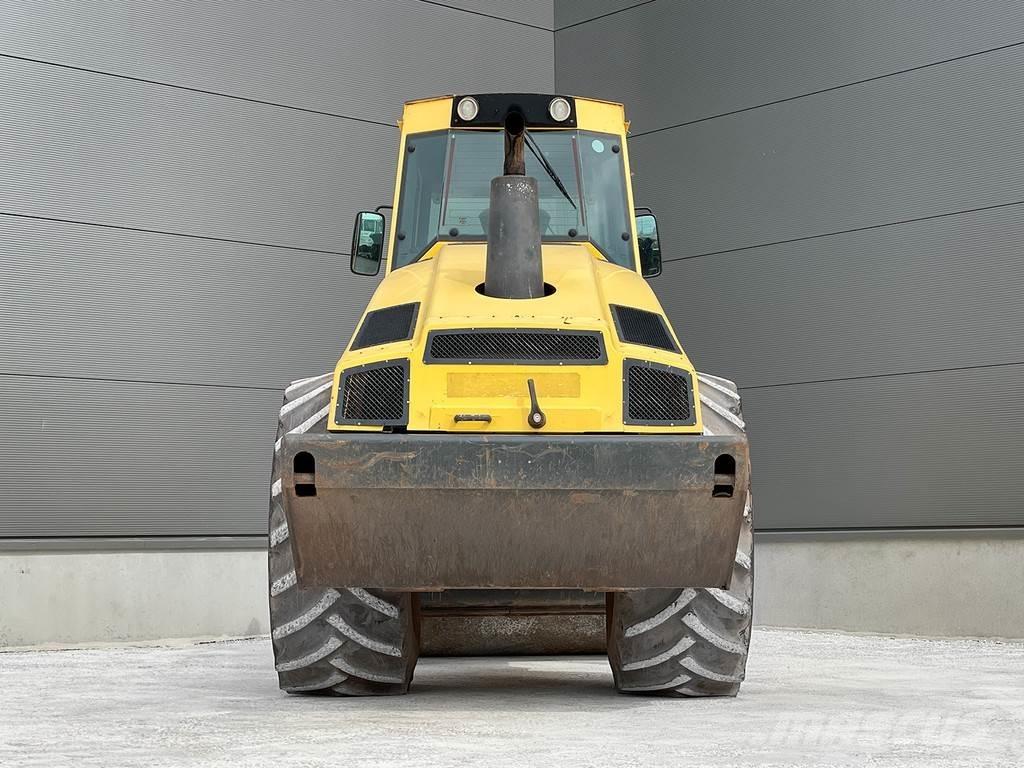 Bomag BW 213 DH-4 单轮压路机