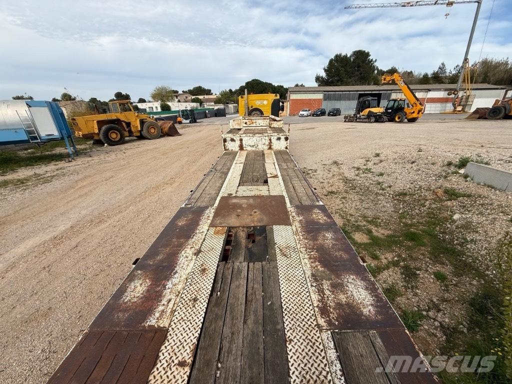 Renault Kerax 车辆运输半挂车
