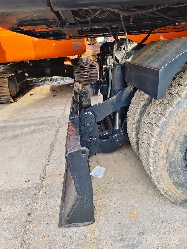 Hyundai R210W-9 轮式挖掘机