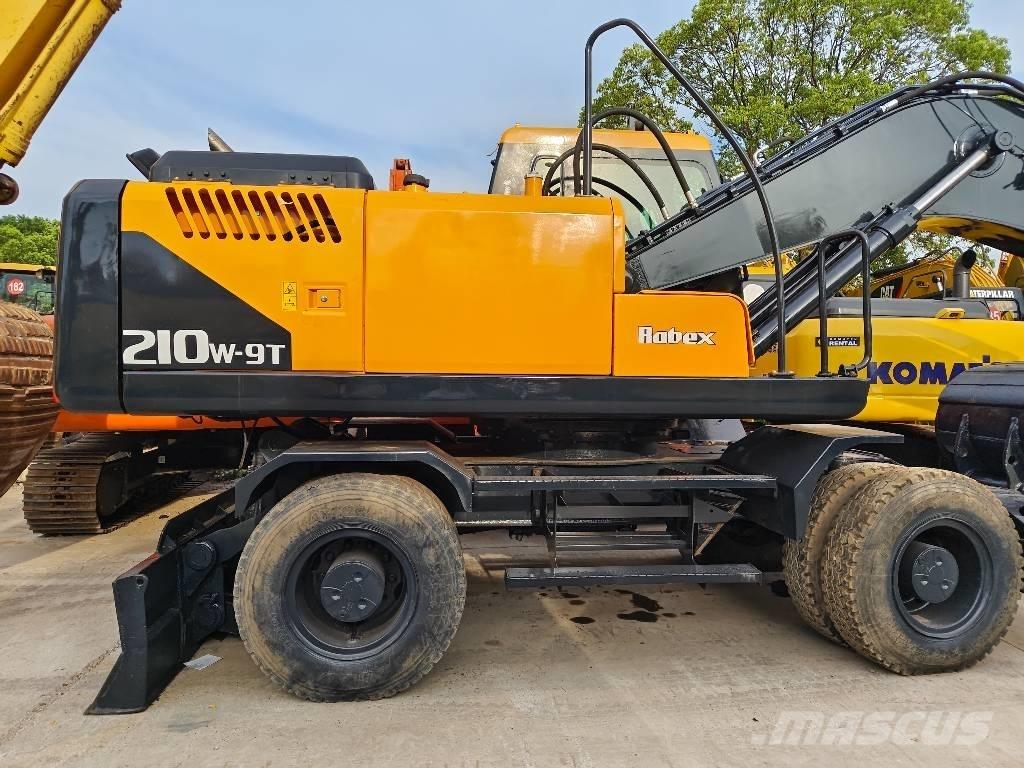 Hyundai R210W-9 轮式挖掘机