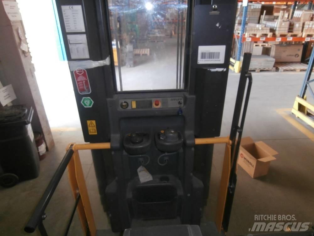 Atlet OPH/100TVI483 高举式装载机
