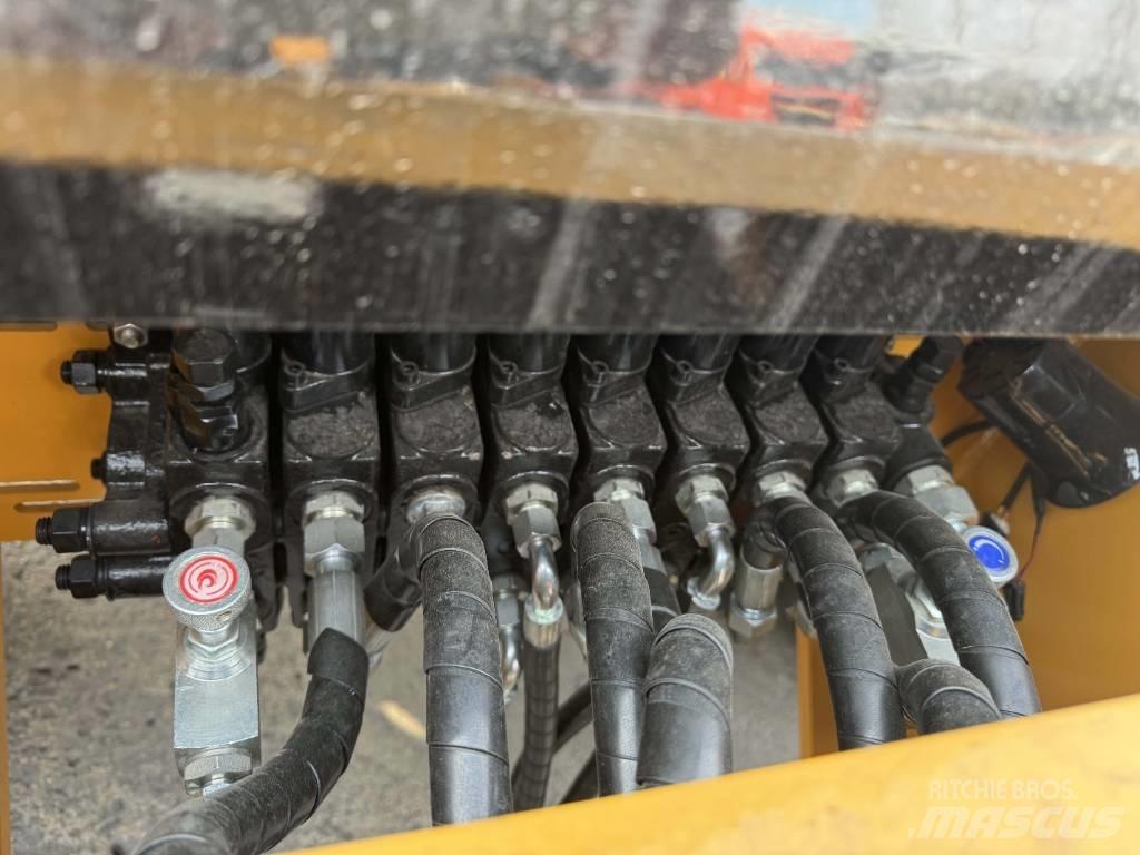 CAT 420 F 反铲装载机