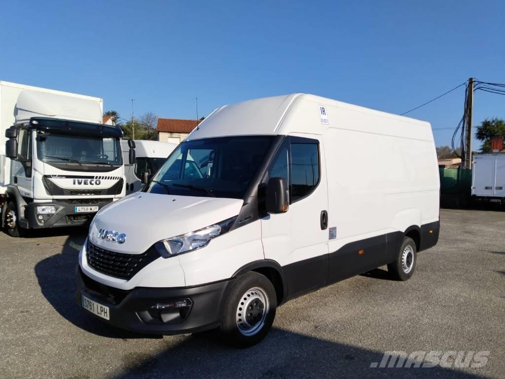 Iveco DAILY 35S16 大型面包车