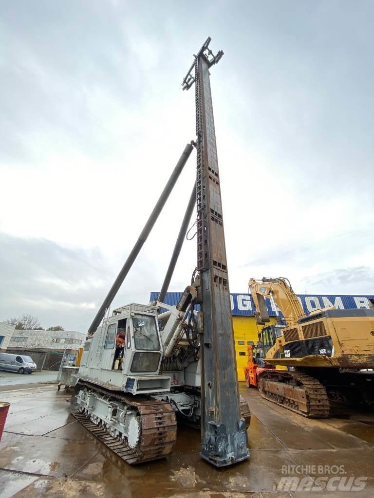 Hitachi KH 150-3 打桩机