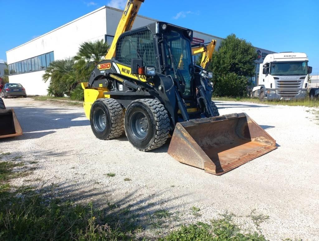 New Holland L320 滑移装载机