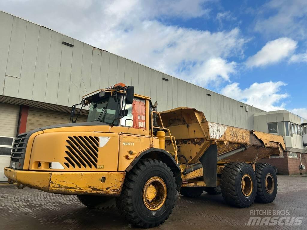 Volvo A 25 D 铰接式自卸车
