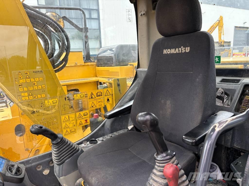 Komatsu PC138US-11 履带挖掘机