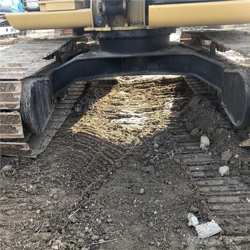 CAT 307E2 中型挖掘机