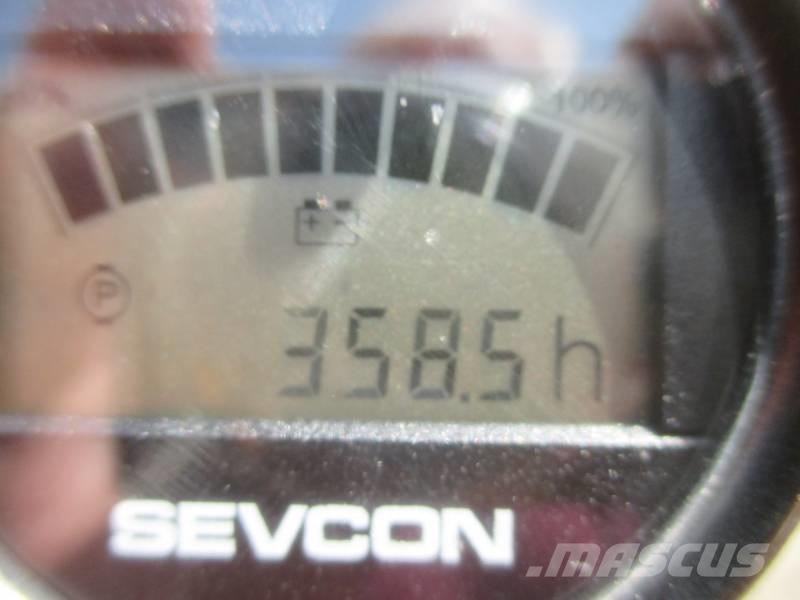 Manitou 170AETJ 曲臂高空工作平台