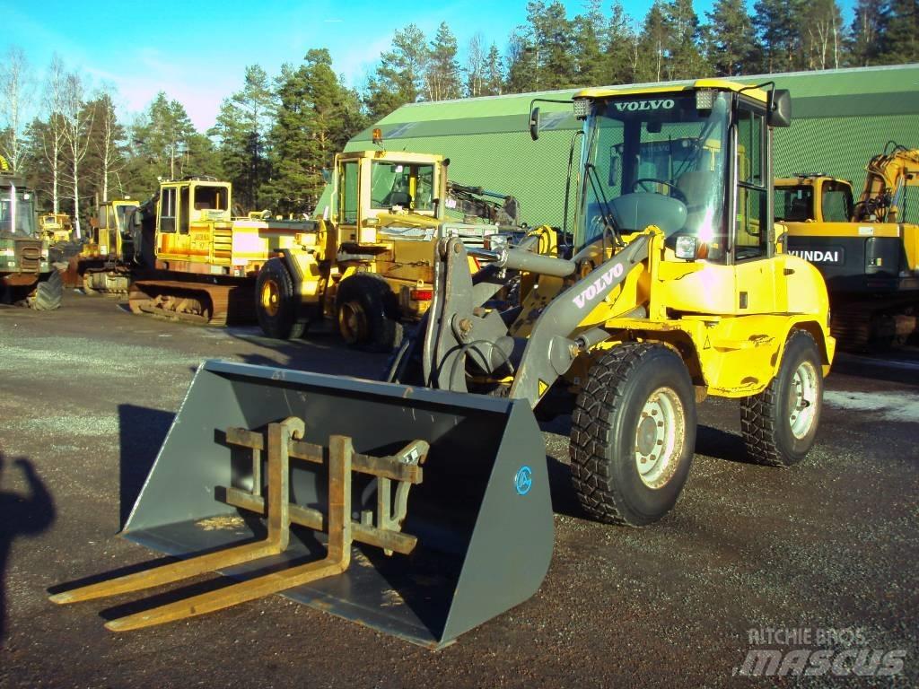 Volvo L 30 轮式装载机