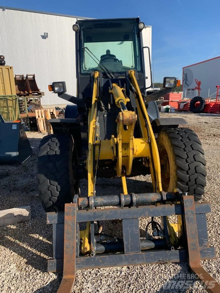 Komatsu WA 90-6 轮式装载机