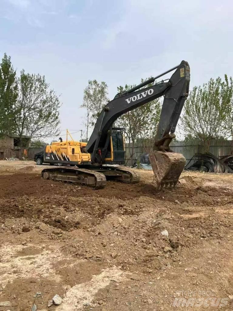 Volvo EC 240 履带挖掘机