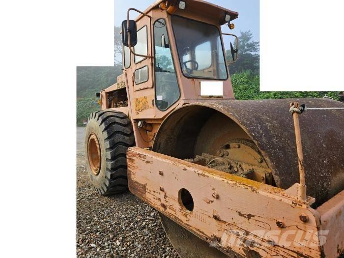 CAT CS 533 C 双轮压路机