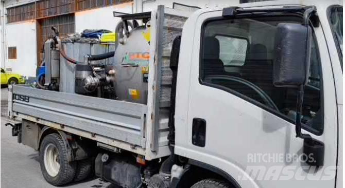 Isuzu N 1R 87A 厢式货车