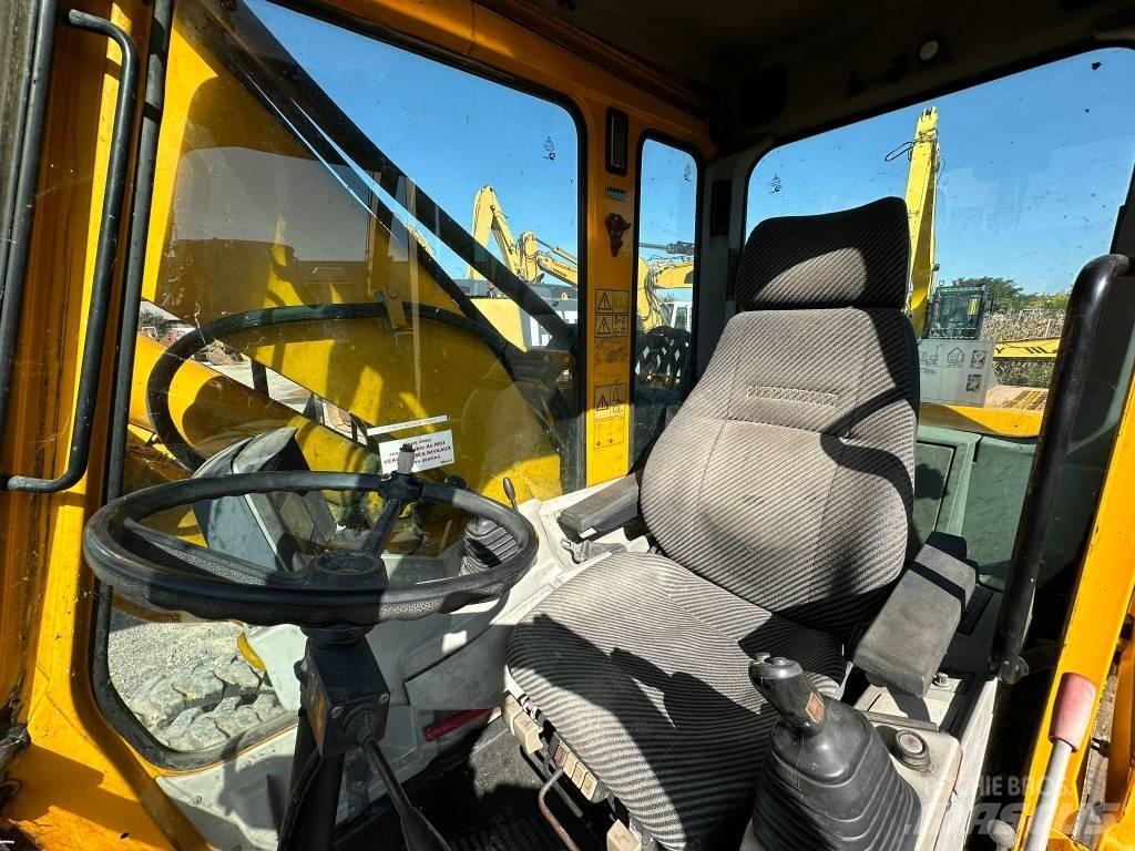 Liebherr A 900 B 轮式挖掘机