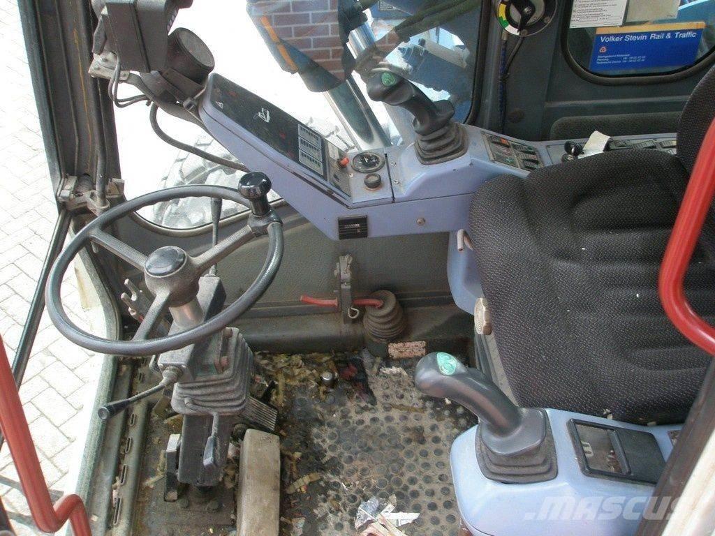 Atlas 1404 轮式挖掘机