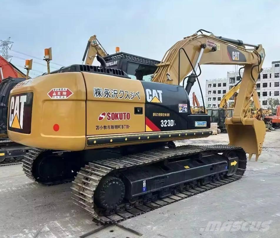 CAT 323 D L 履带挖掘机