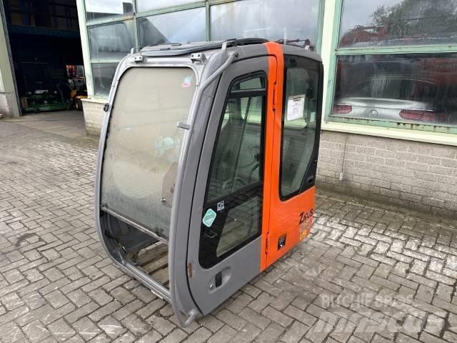 Hitachi Zaxis 驾驶室与内部