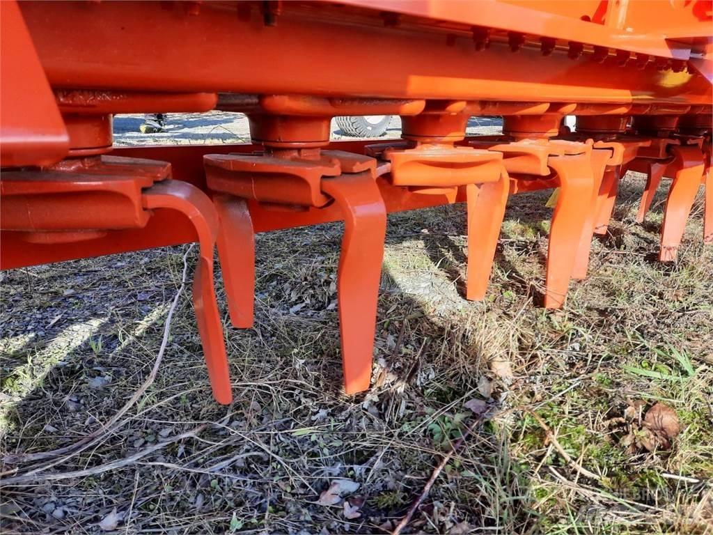 Kuhn HRB 303 D 动力旋转耙