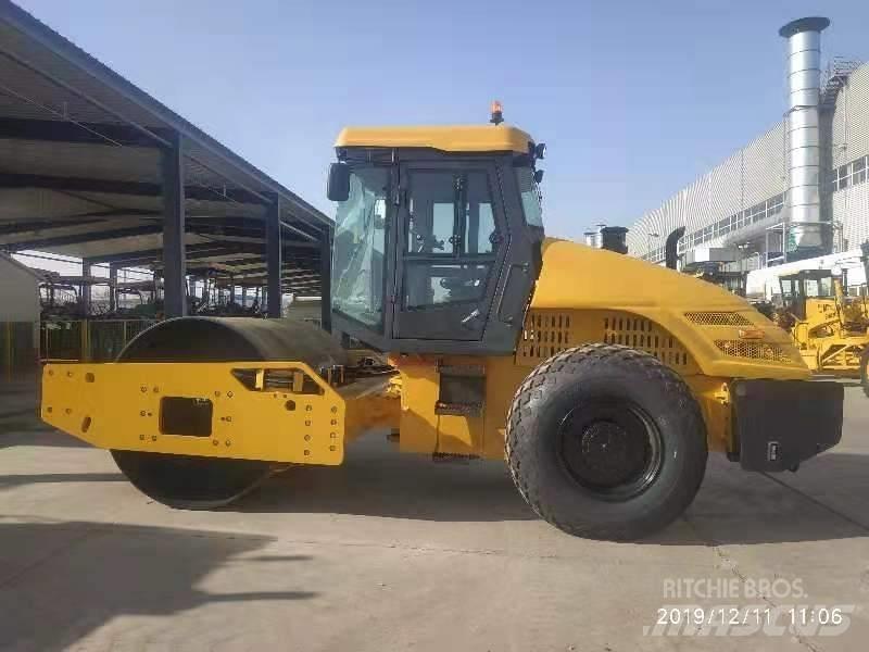 Shantui SR10 单轮压路机
