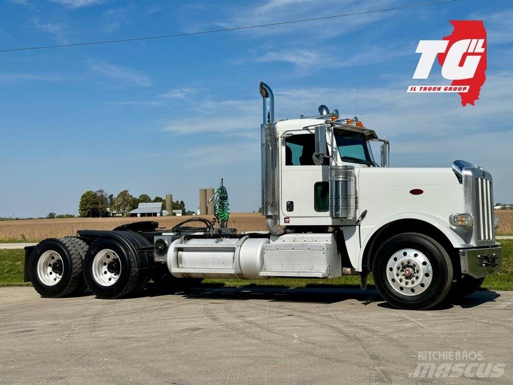 Peterbilt 388 牵引车