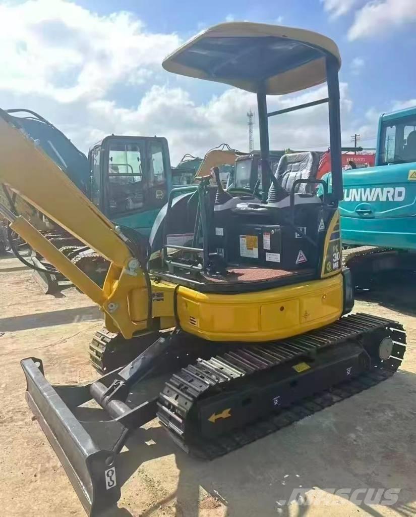 Komatsu PC 30 小型挖掘机