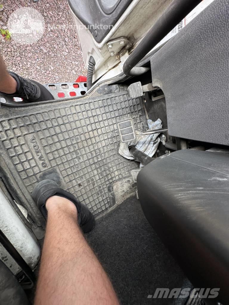 Volvo FL 6 厢式货车