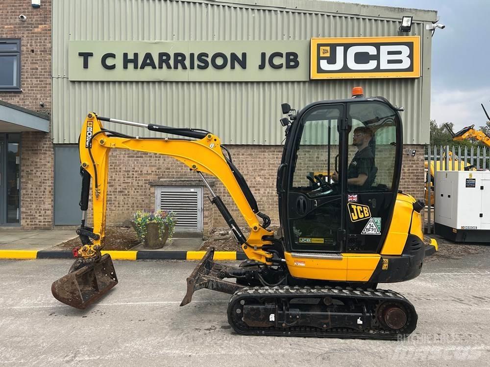 JCB 8026 CTS 小型挖掘机