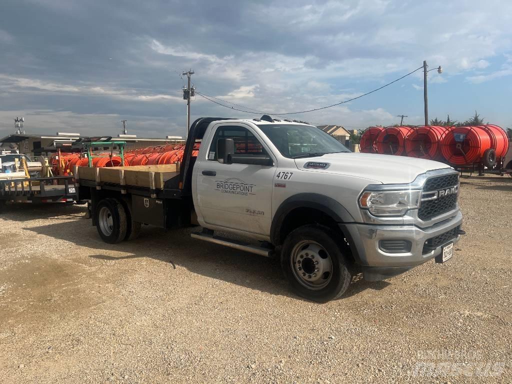 RAM 5500 平板栏板货车