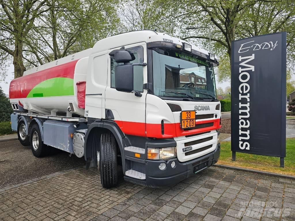 Scania P420 6x2*4 油罐车