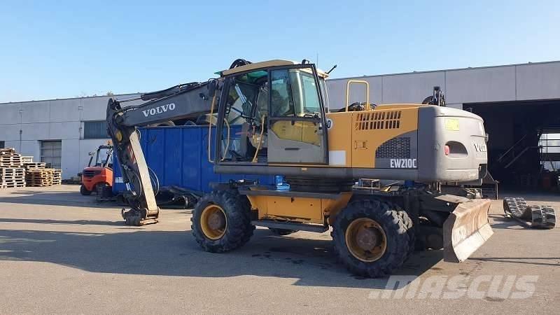 Volvo EW 210 C 轮式挖掘机