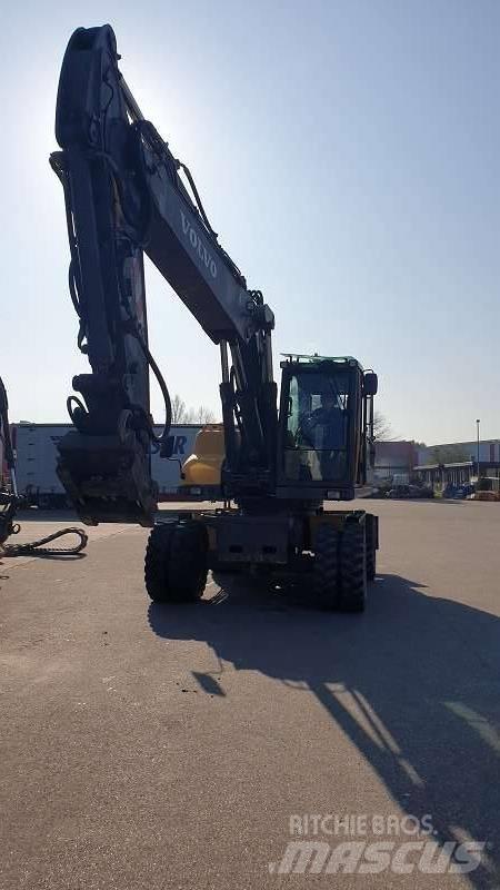 Volvo EW 210 C 轮式挖掘机