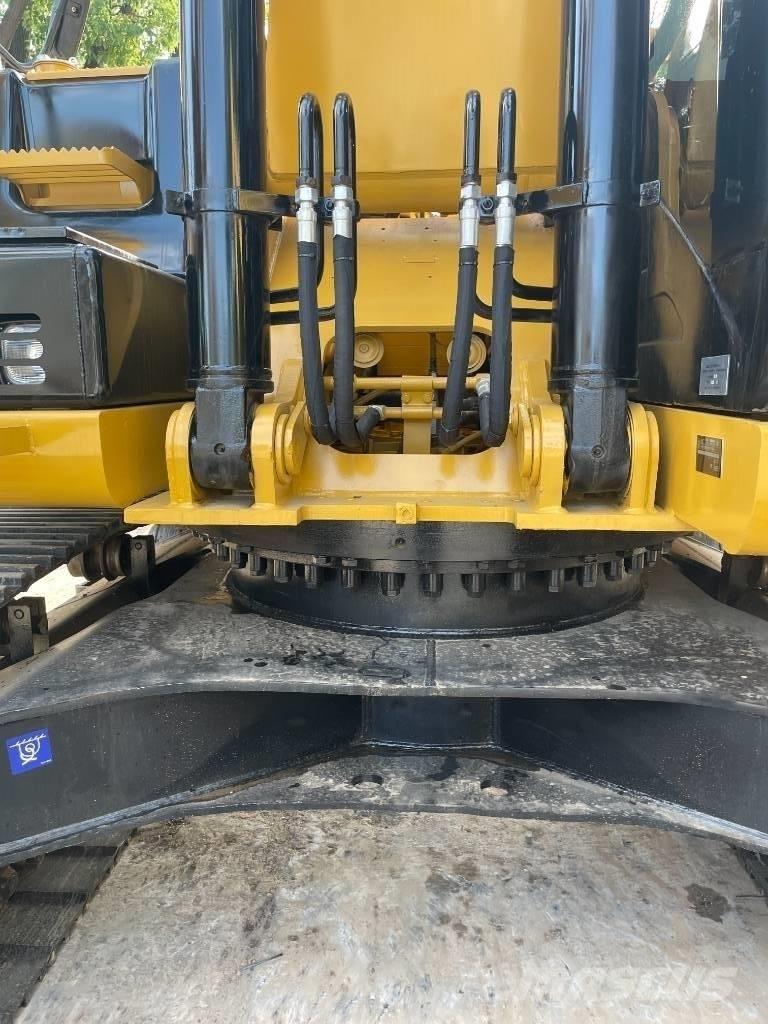 CAT 330 中型挖掘机