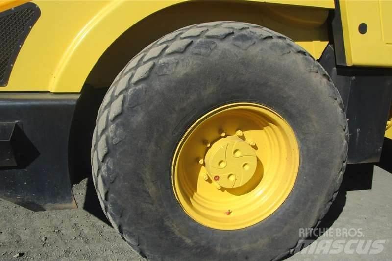 Bomag B213DH-4 复合式压路机