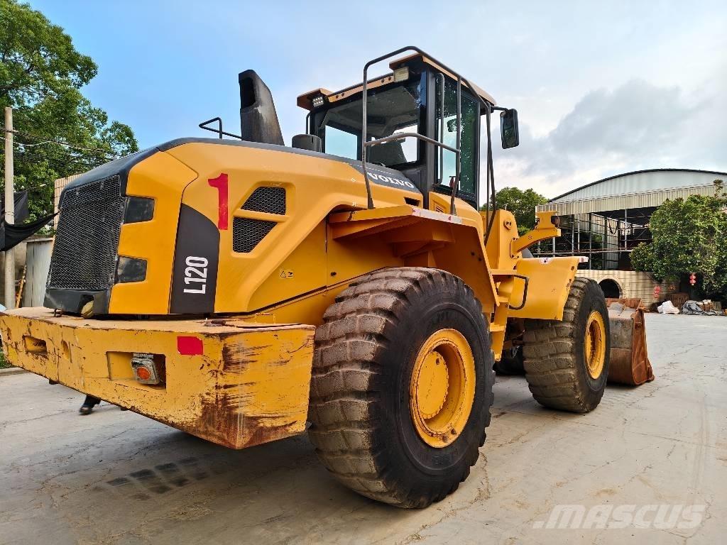 Volvo L 120 轮式装载机