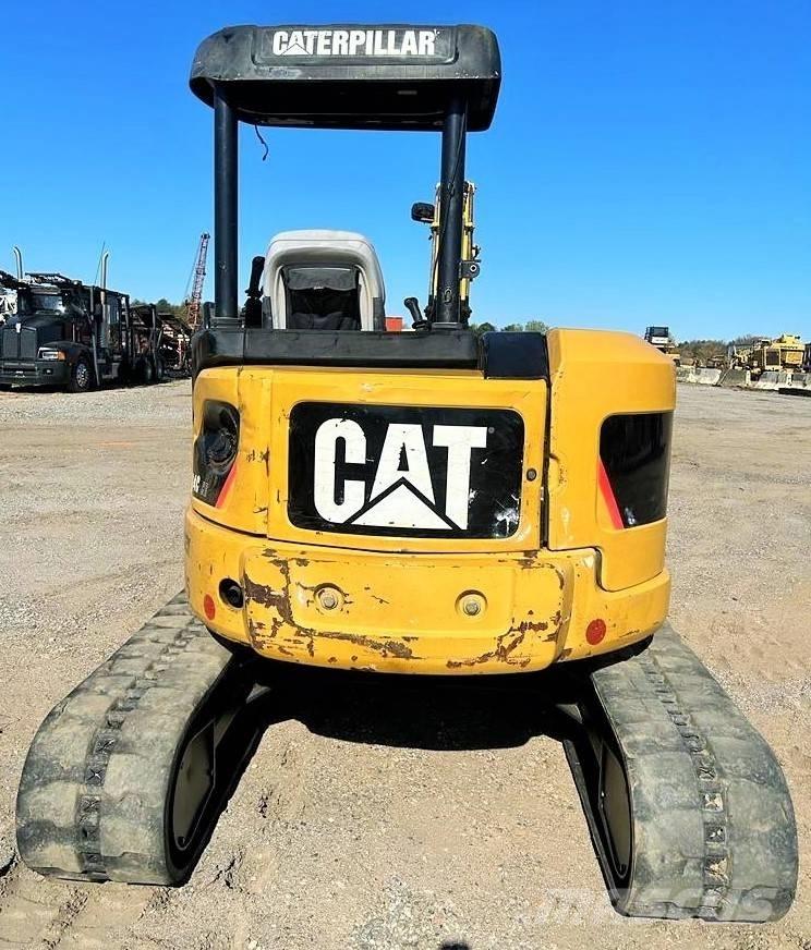 CAT 304 C CR 小型挖掘机