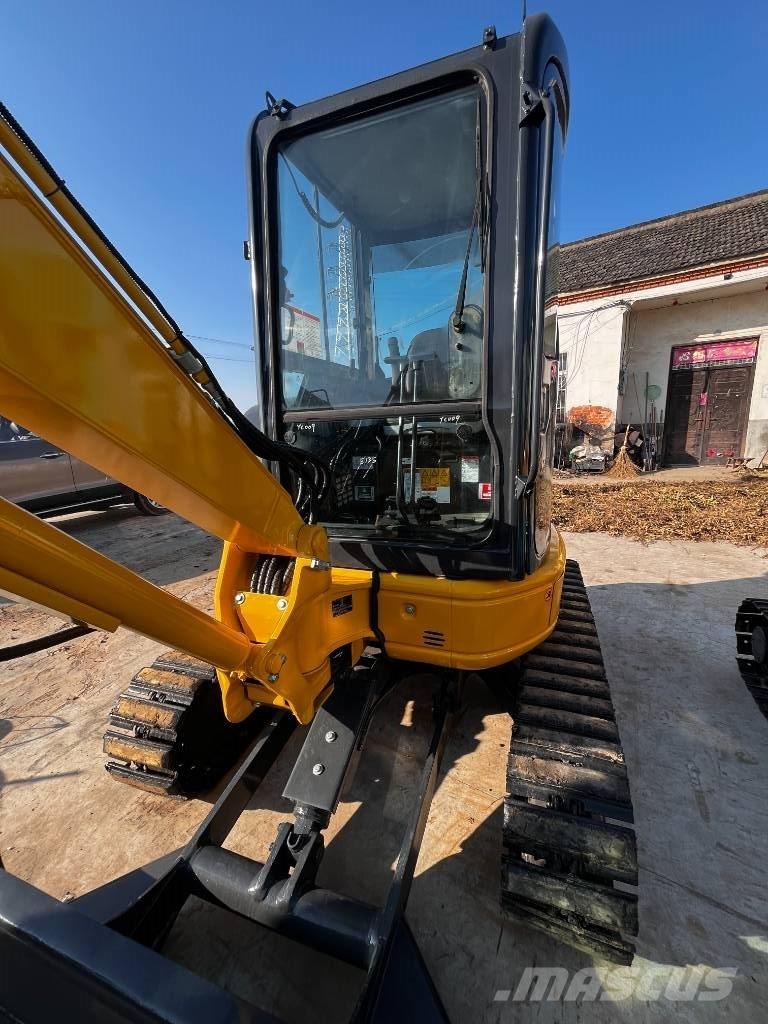 Komatsu PC 35 MR 小型挖掘机