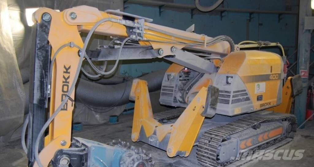 Brokk 400 组装挖掘机