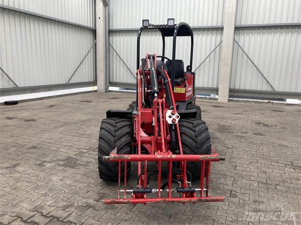 Thaler 2438H 小型装载机