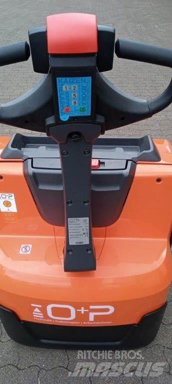 Toyota LWE 200 手摇升降机