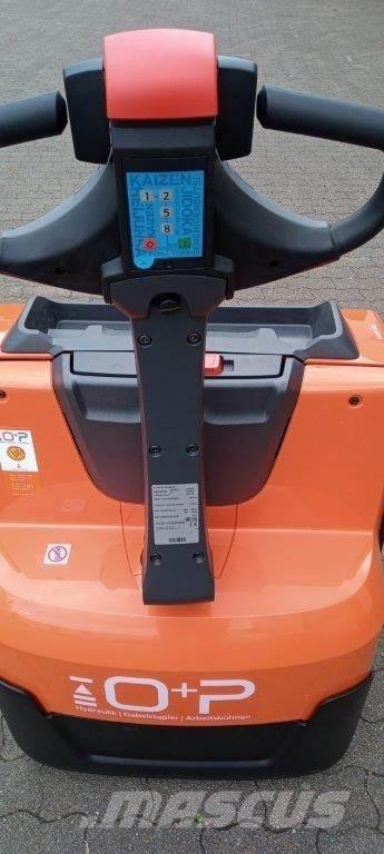 Toyota LWE 200 手推堆垛车