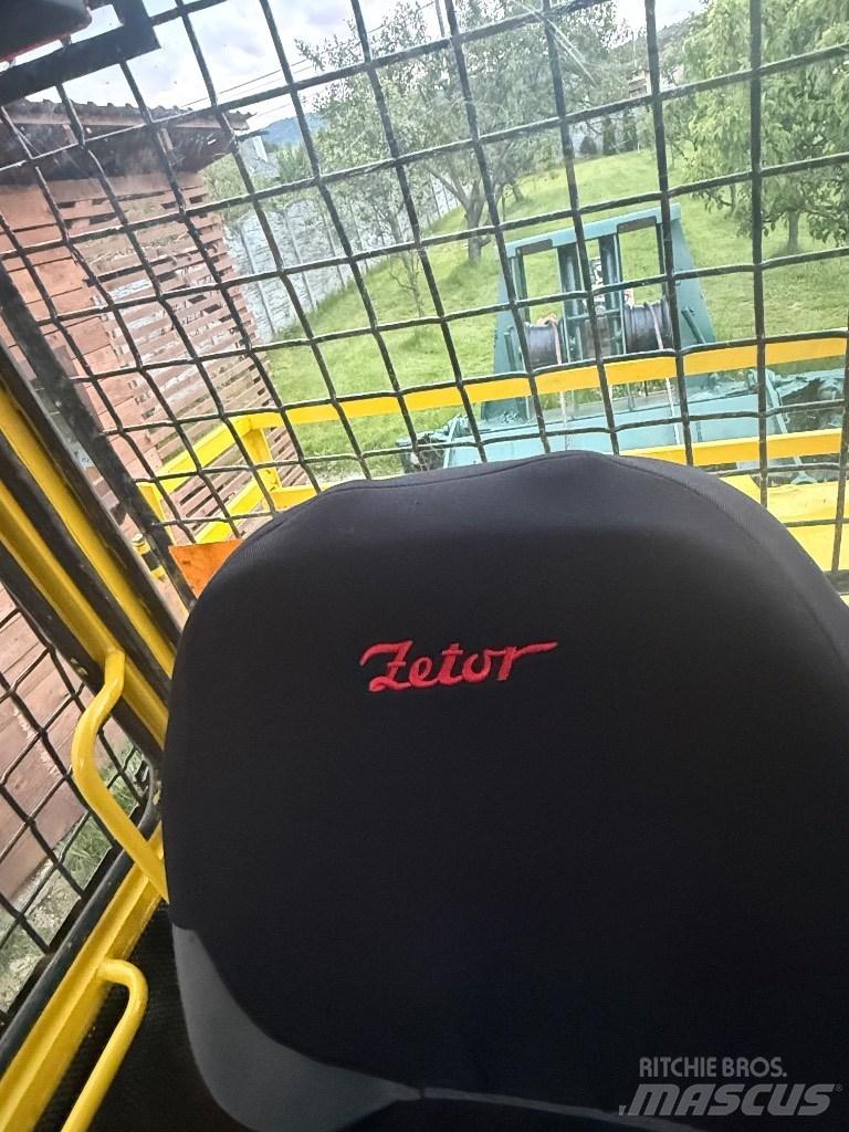 LKT 81 TURBO 林业拖拉机