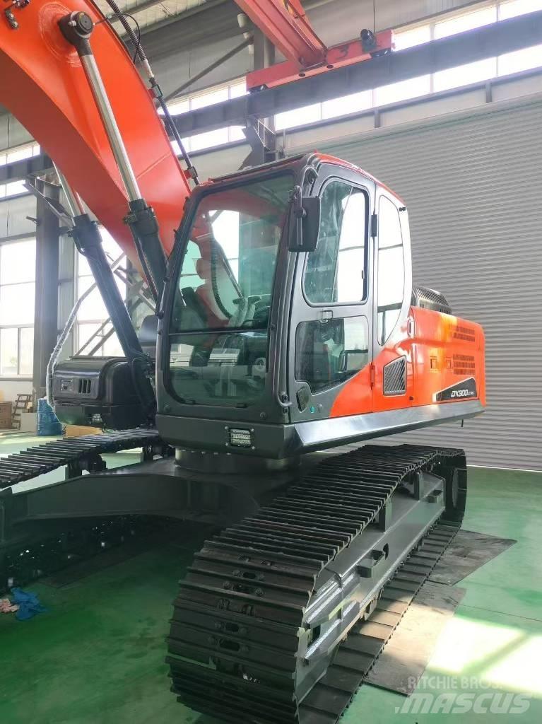 Doosan DX300 中型挖掘机