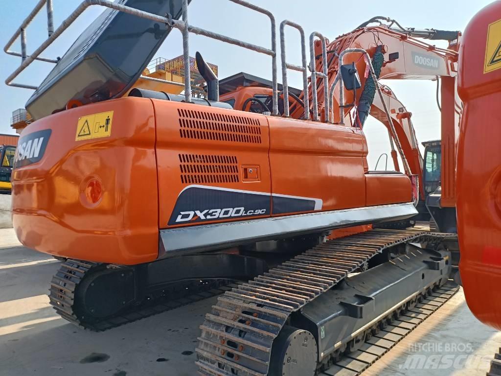 Doosan DX300-9 履带挖掘机
