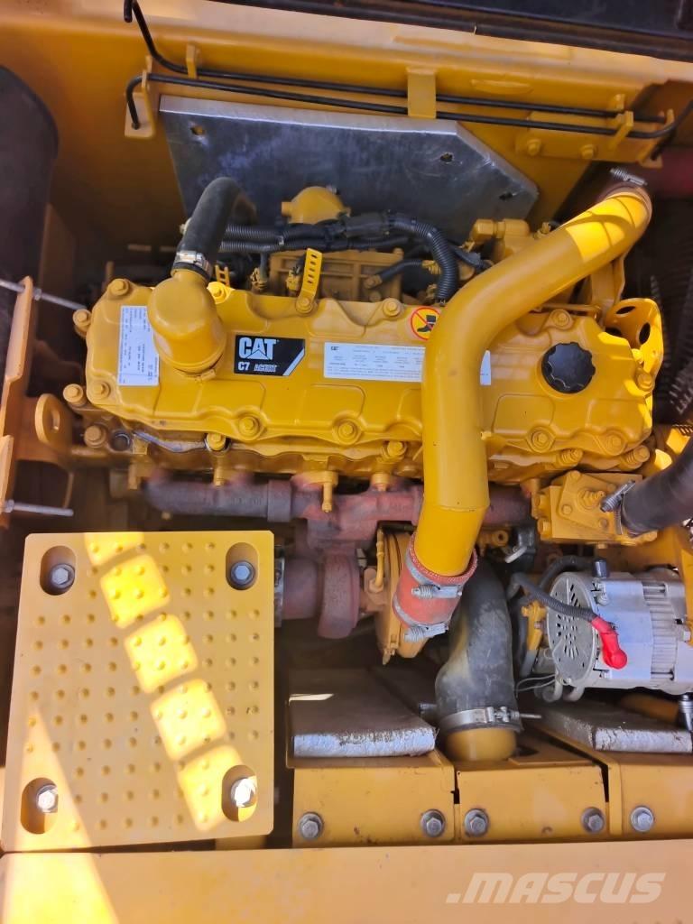 CAT 329 D2L 履带挖掘机